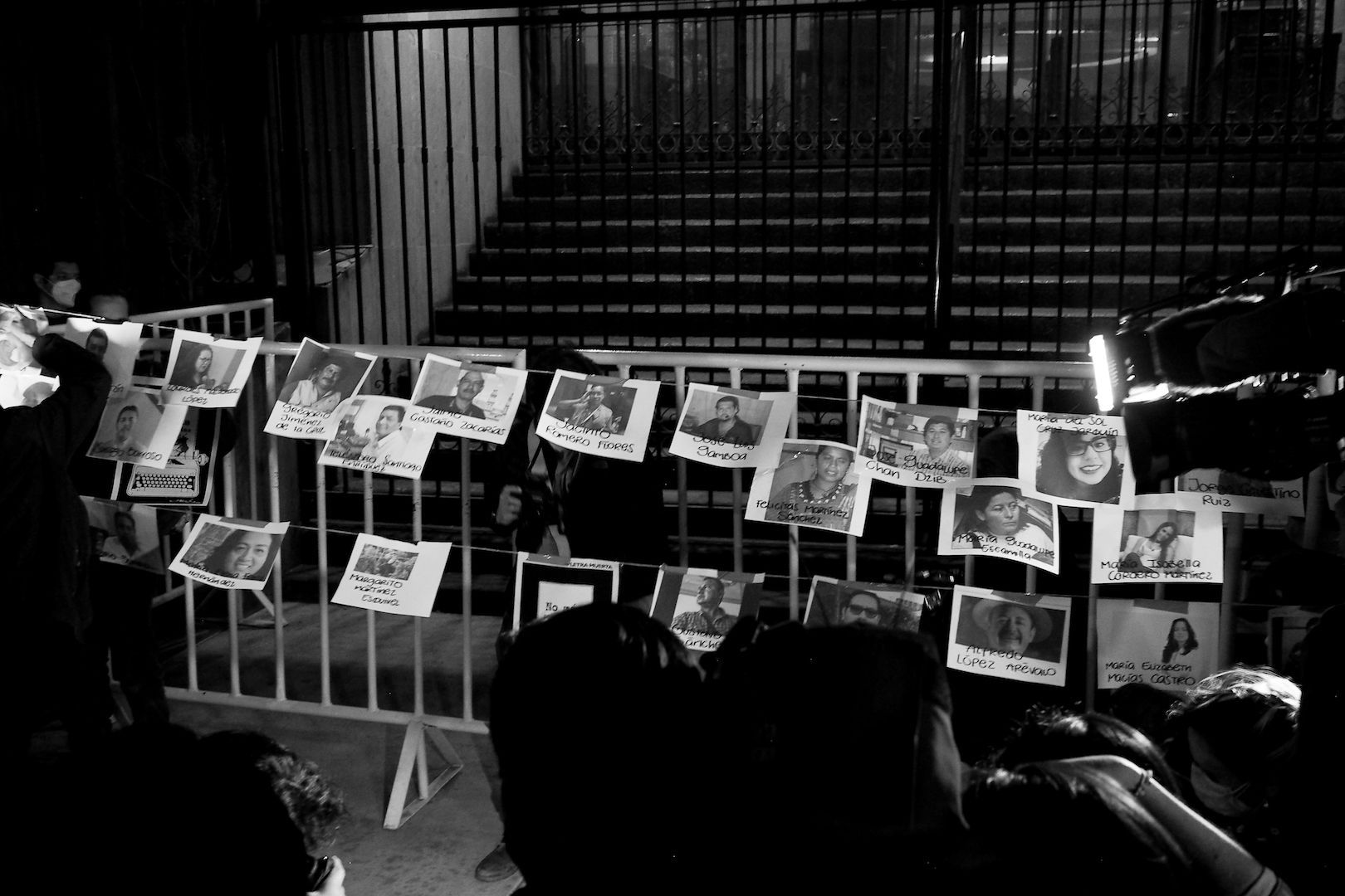 People in Ciudad de México protesting against murdering of journalists.