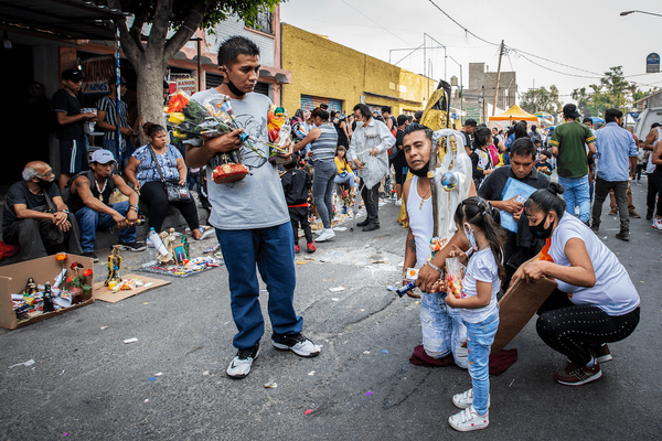 Visit of the Saint Death: In the lair of Mexican Narcos